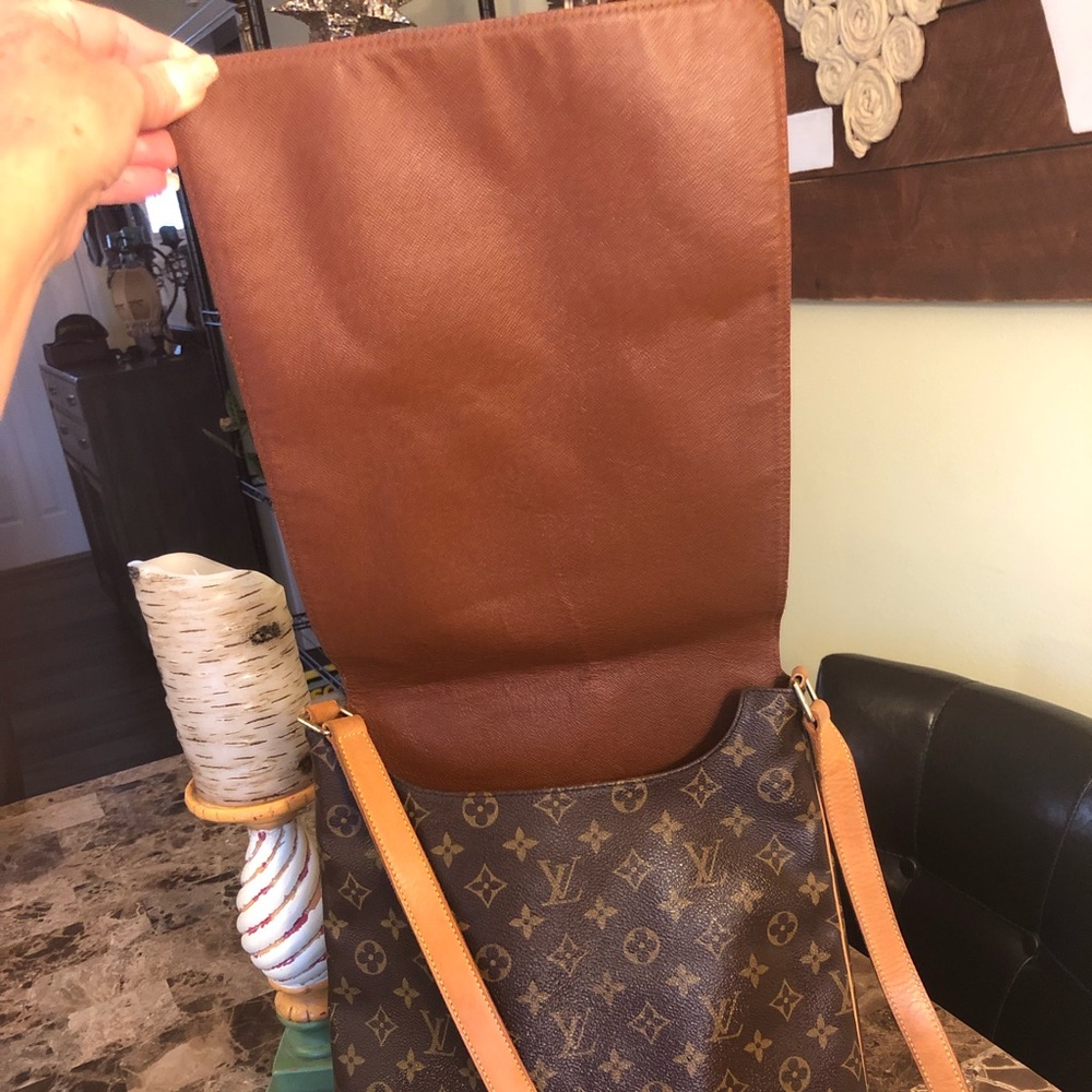 AUTH Louis Vuitton Musette 🌺GORGEOUS CONDITION🌺 - Picture 6 of 8